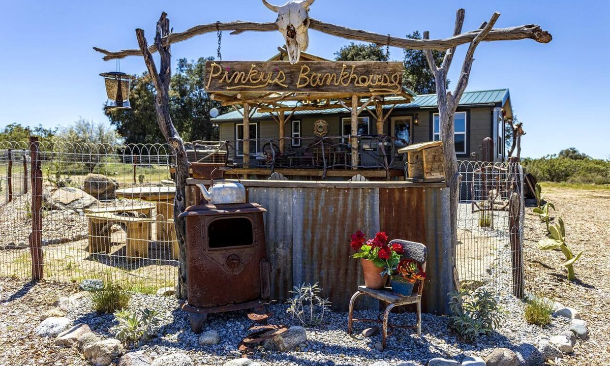 Warner Springs Cabin | Unique Western-Themed Cabin Rental for Secluded Getaway in Warner Springs, California