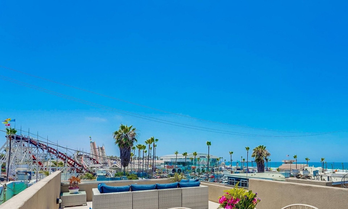 Mission Beach House | Upgraded Home with Beach Views