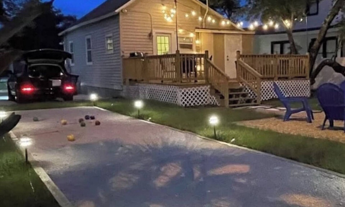 North Hyde Park House | Vacation home just 3 minutes drive to Tampa Riverwalk