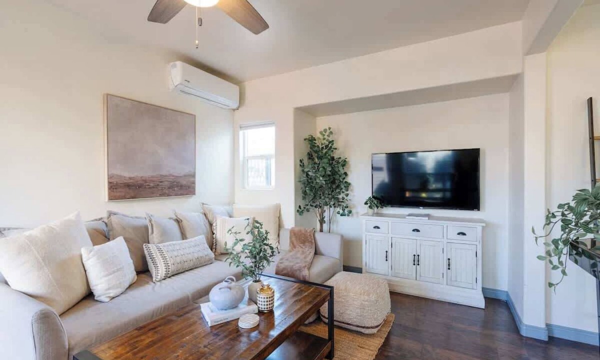 Mission Hills House | Walk Everywhere! Super Central 1BR w/Sunny Patio