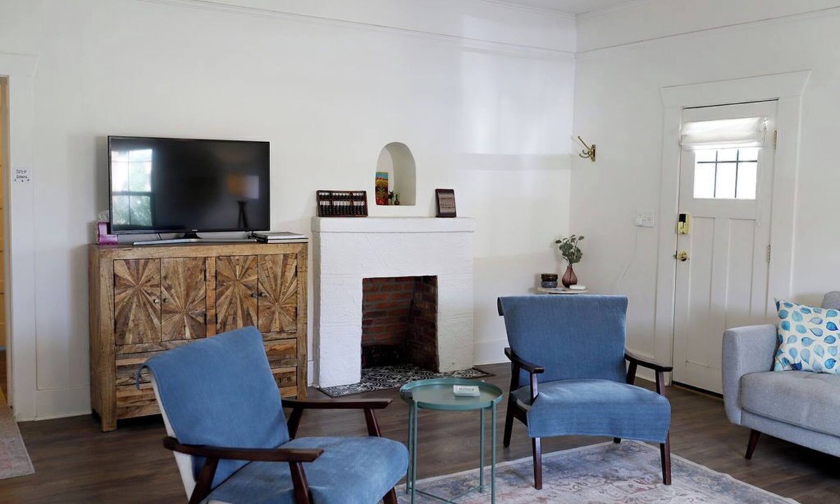 Florence House | Walkable Historic Downtown Retreat Near Windmill Winery & Outdoor Adventure