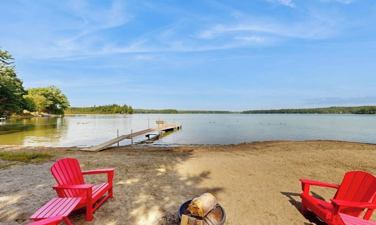 Weeks Mills House | Waterfront cabin with private dock, beach, deck, grill, & firepit - dogs welcome