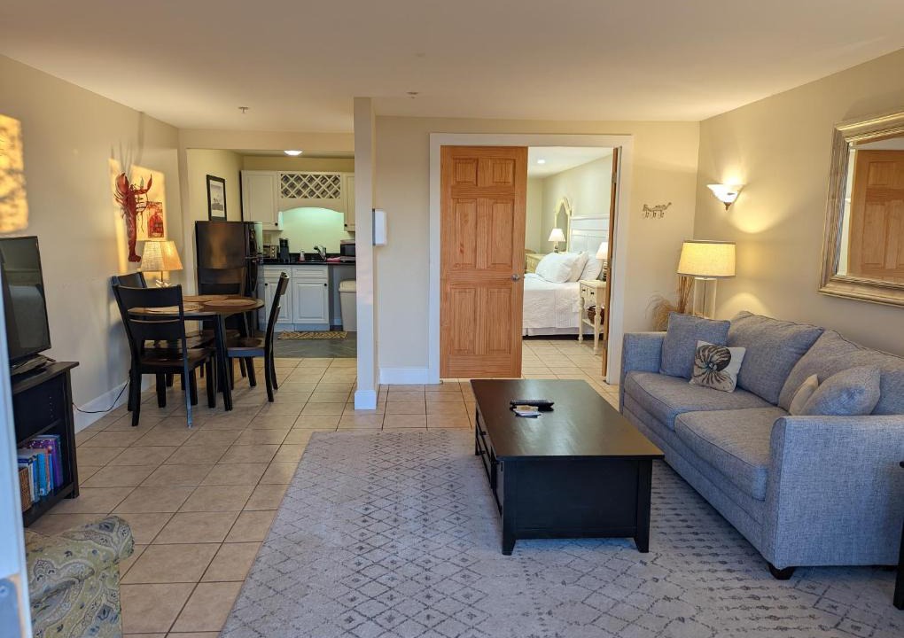 Edgecomb Apartment | Waterfront ground floor condo Sheepscot Harbour Vacation Club 1 Bedroom Condo #205