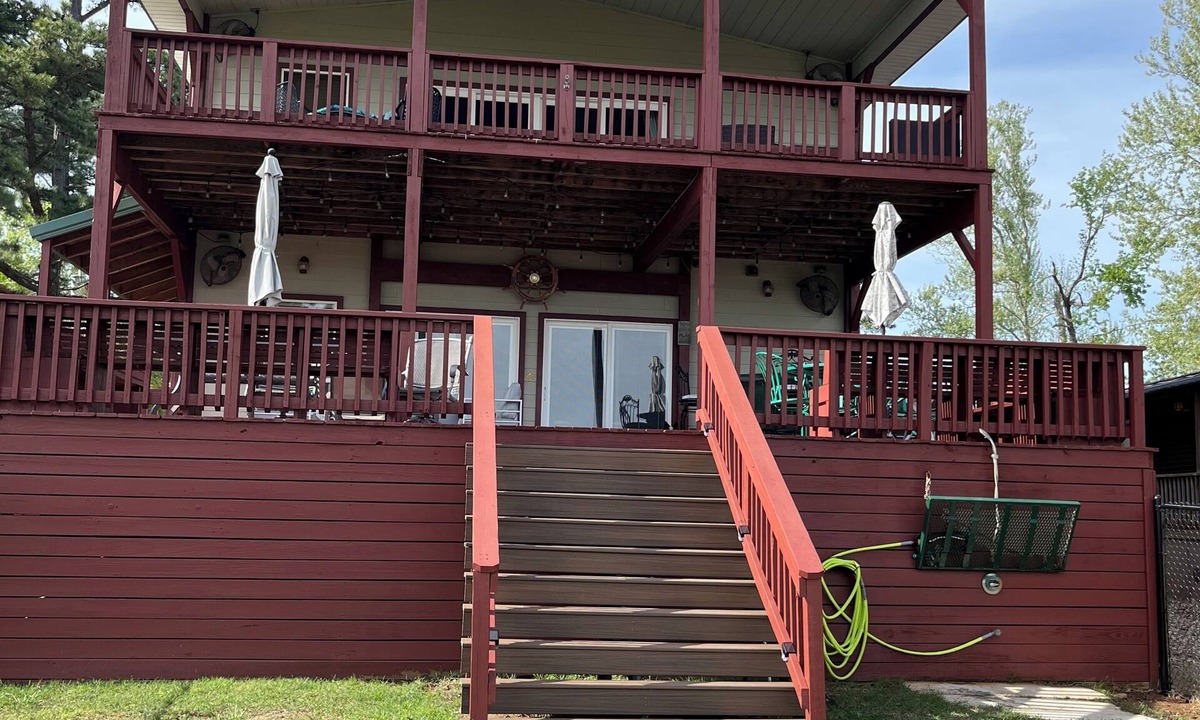 Porum House | Waterfront Lake Home at Duchess Creek Estates with boat dock on Lake Eufaula, OK