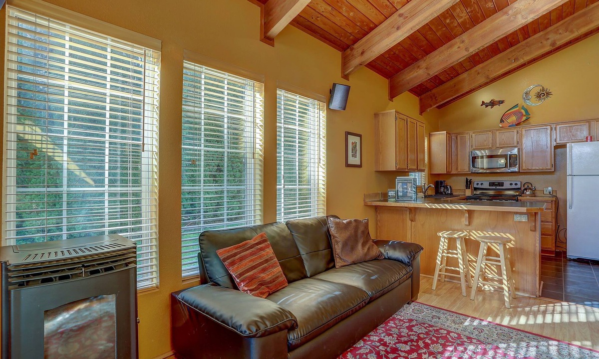 White Salmon House | Waveseeker - Walk to Downtown White Salmon, Sweet Retreat