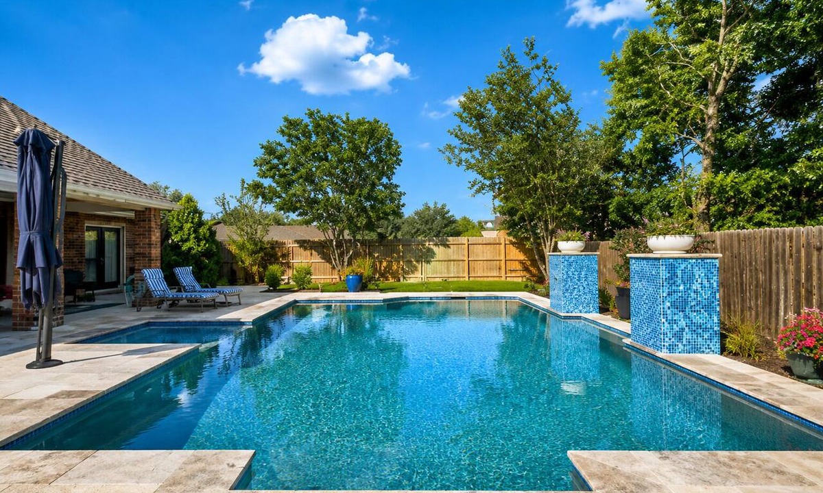 Selma House | Welcome to The Oasis Pool Haus! Enjoy a private, luxury home with pool.