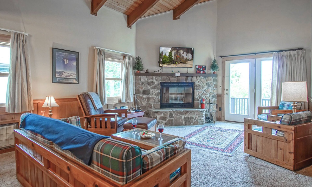 Edray Condo | Whistlepunk #12: 4 Bedroom, 3 Bath: Slope Side, Wood Fireplace.