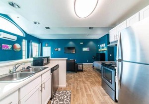 Coolidge Modern Studio right next to pool and amenities in Coolidge