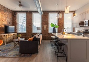 ZANGO: Explore OTR/Downtown from a Renovated Condo in Cincinnati