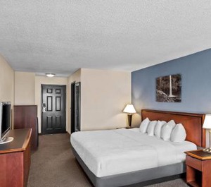 Huntington Mall Inn 