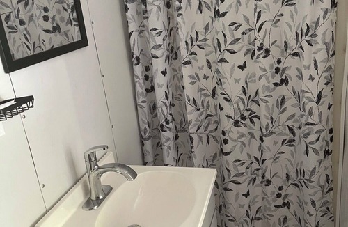 Dorton House | 1-bedroom Little Lodge 2.5 miles from Hillbilly Trails
