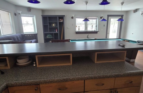 Owls Head Apartment | 1-BR waterfront apt with wood-burning sauna & pool table