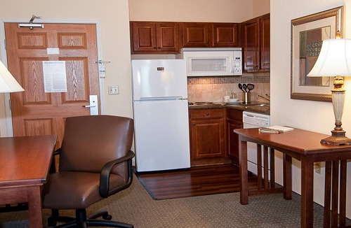 Greenwich Apartment | 1 Queen Studio w/Complimentary Breakfast + Pool