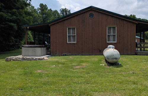 Hico Cabin | 1 room cabin Fern Creek Cabins @ New River Gorge White Water Hiking Hot tub.
