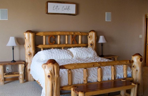 Porum Cabin | 10,000 Sq. Ft. Cabin - Perfect for Family Reunions