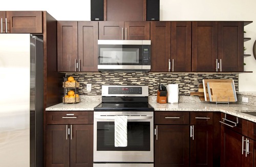 East Tampa House | 10 min: Raymond James Stadium, Tampa downtown, Ybor, Midtown, USF. Pets