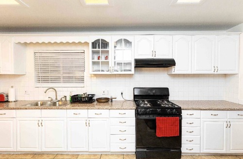 Southwest Anaheim House | 10001☘️☘️Spacious single house 6B4Ba near Disney and Knott's Berry Farm.