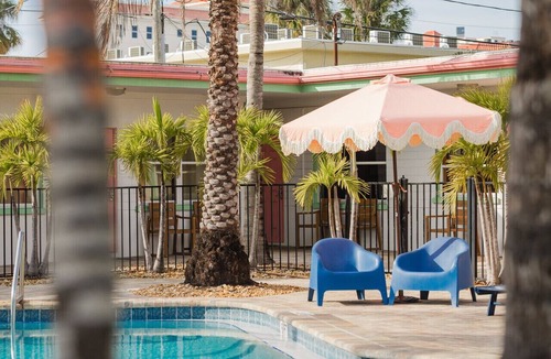 Bay Esplanade Apartment | 138 · ☀Pool✔ Kitchen✔ Beach✔ Self Checkin✔ Free Parking✔