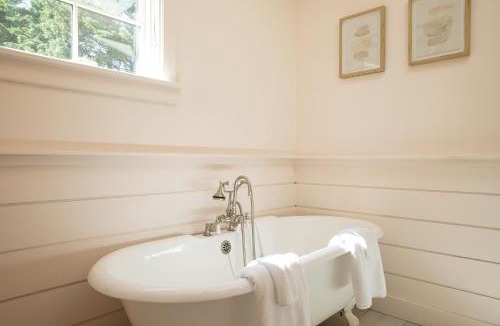 Somesville House | 1830's Large 4BR in Heart of Acadia! [Somes Villa]