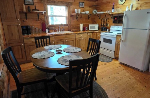 Jamestown Cabin | 2 Bed 1 bath rustic, pet friendly, Big South Fork
