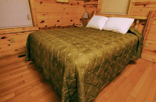 Blue Jay Cabin | 2 Bedroom 2 Bath Cabin