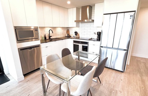Downtown Kelowna Condo | 2 Bedroom Lakeview in Downtown Kelowna with Rooftop Terrace + EV Parking