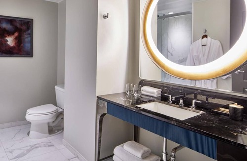 Downtown Orlando Hotel | 2 Connecting Suites at a 4.5⭐️ Hotel