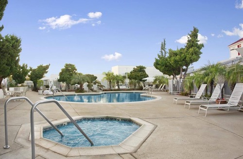Torrance Hotel | 2 Great Units for Families! Pool, Parking, Near Attractions