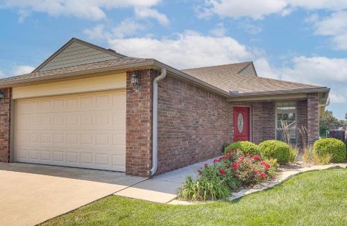 Winfield House | 2 Mi to Main Street: Family Home in Winfield!