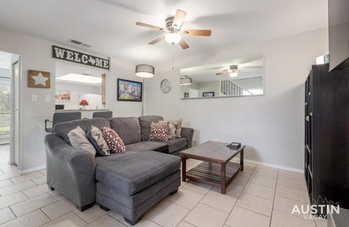 South Lamar Apartment | 2 Miles to DT Updated Pet-Friendly Home for Four