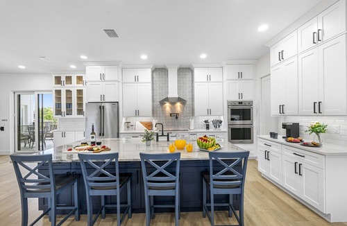 Apollo Beach House | 2 Million $ Villa Heated Pool w/Luxury Spa 6BR & 6BR Waterfront by Canal