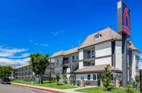 Central Escondido Apartment | 2 Queen Beds | Mini Fridge