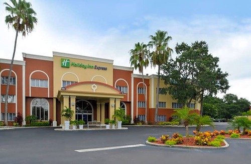 Highpoint Hotel | 2-Star Hotel ∙ Holiday Inn Express Hotel Clearwater East - ICOT Center, an IHG Hotel
