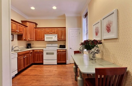 Historic District - North Hotel | 2bd, 2ba Historic District and River Street-Walk to Everything!