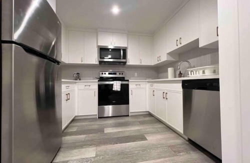 Keith Apartment | 2BR Suite w/Private Entry, Kitchen, W/D, Parking, Smart TV, Wi-Fi, Near Banff