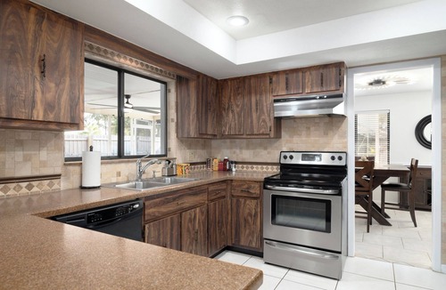 Palm Harbor House | 3 Bedroom 2.5 bath Family Retreat with Heated Pool,Hot tub & Game Room