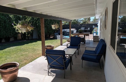 Holiday Park House | 3-bedroom house in Albuquerque heights close to trails, breweries and groceries!
