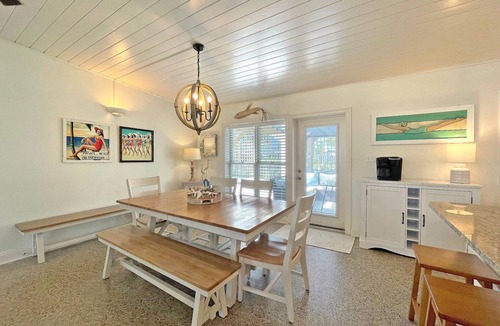 Villa Segunda House | 3 BR Gulf View Beach Home | Steps to the Gulf | Dog Friendly | Rooftop Deck