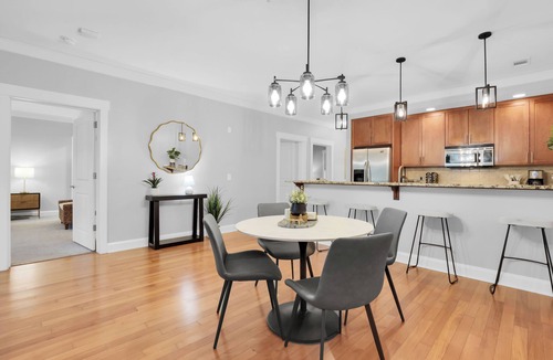 Old West Broad Neighborhood House | 3 Suites | Walkable Historic District Location | The Juliette by AvantStay