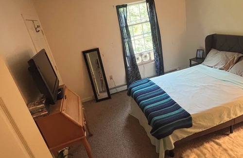 Hampden Apartment | 4:20 Friendly room in cozy apartment close to downtown Bangor.