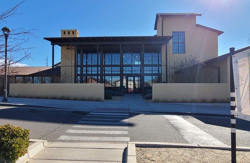 Albuquerque House | 4 bed/4 bath Home for Families, Teams, Coworkers - Pool, Spa, Hot Tub, Offices