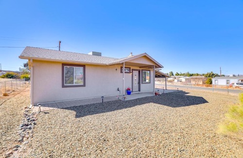 Cordes Lakes House | 4 Mi to Arcosanti: Dark Sky Retreat in Mayer!