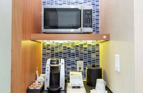 Wesley Chapel Hotel | 4 Units Best for Big Groups! Enjoy Free Breakfast, Outdoor Pool