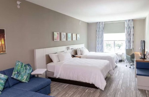 Wesley Chapel Hotel | 4 Units Best for Big Groups! Enjoy Free Breakfast, Outdoor Pool
