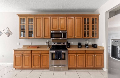 Boyette House | 4BR Oasis | Fast WiFi Workspace, Near River