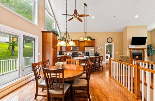 La Follette House | 5 BR 4.5 BA with a Stunning Lake View and Boat Slip