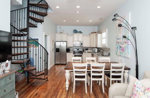 Atlantic Beach House | 5 Star Reviews! Luxury Home, Pool, Steps from Ocean,Sleeps 7, Shops,Restaurants