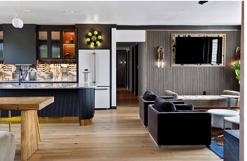 East Cesar Chavez House | 6th Street Suite: 4BR/11Beds - Pool, Roofdeck, Garden Bars, Walk To Everything!