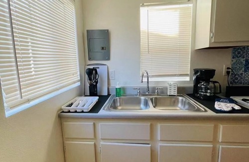 Central San Pedro Apartment | 754A Cozy Cottage 1 Bed w/Laundry - All Inclusive Coastal Town of San Pedro CA