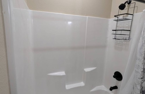 Paris House | 99 per Night - New home next to KimberlyClark.662 - cleaning &taxes not included